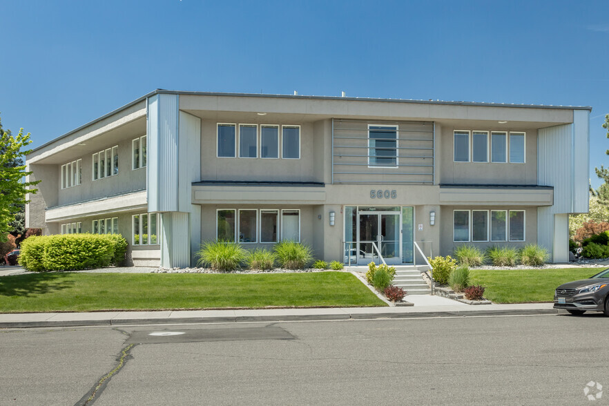 5605 Riggins Ct, Reno, NV for lease - Building Photo - Image 1 of 10