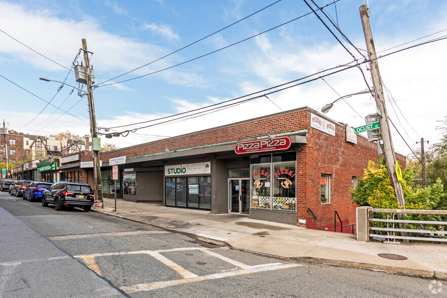 698-708 Locust St, Mount Vernon, NY à louer - Photo principale - Image 1 de 5