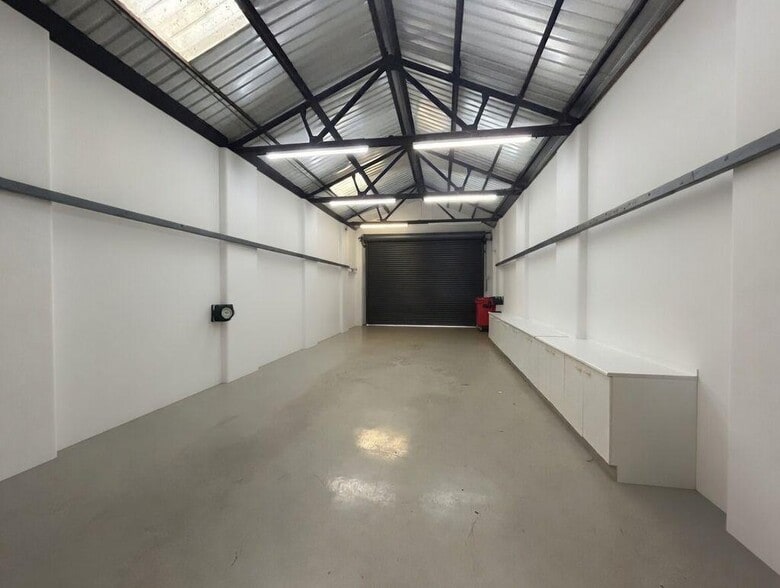 Laundry Rd, Minster for lease - Building Photo - Image 3 of 13