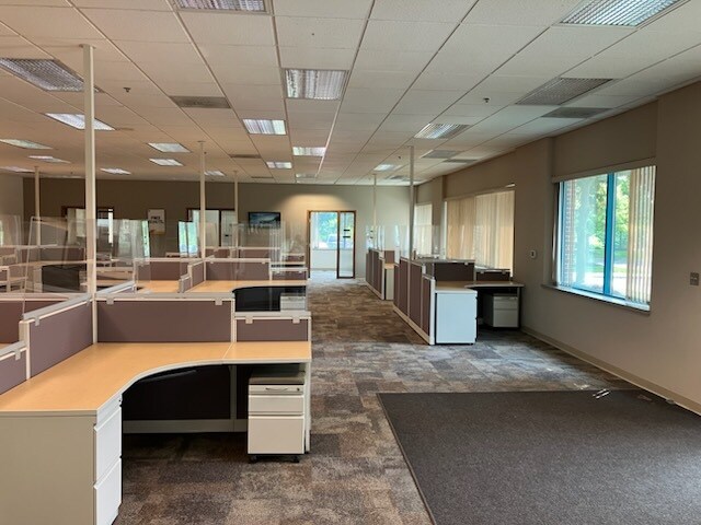 3916 Ranchero Dr, Ann Arbor, MI à louer - Photo intérieure - Image 2 de 4