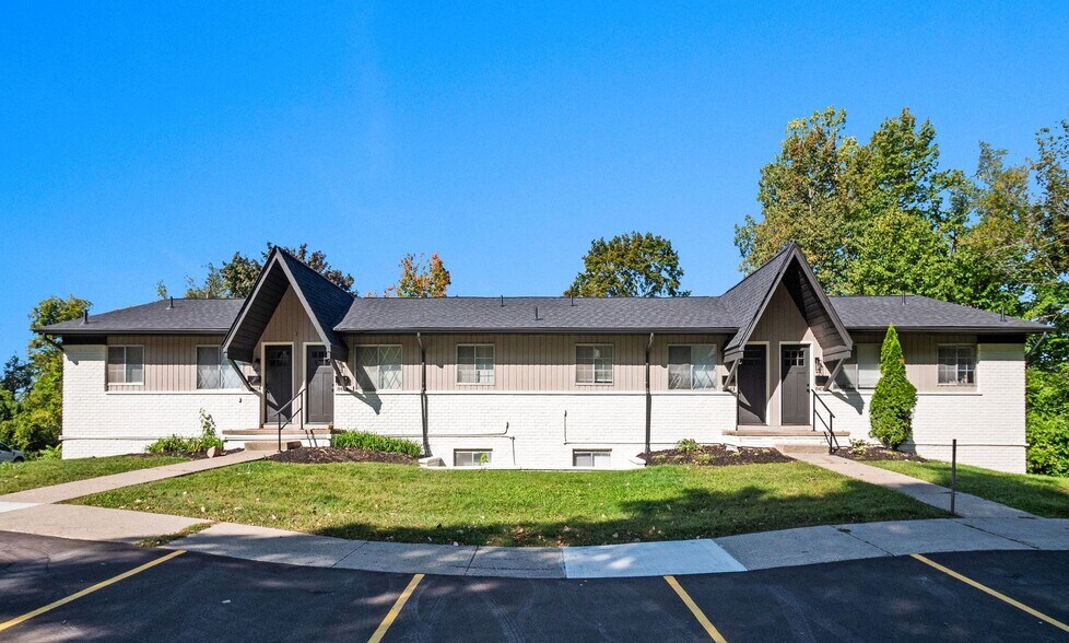 811-845 N Main St, Milford, MI à vendre - Photo du bâtiment - Image 2 de 17