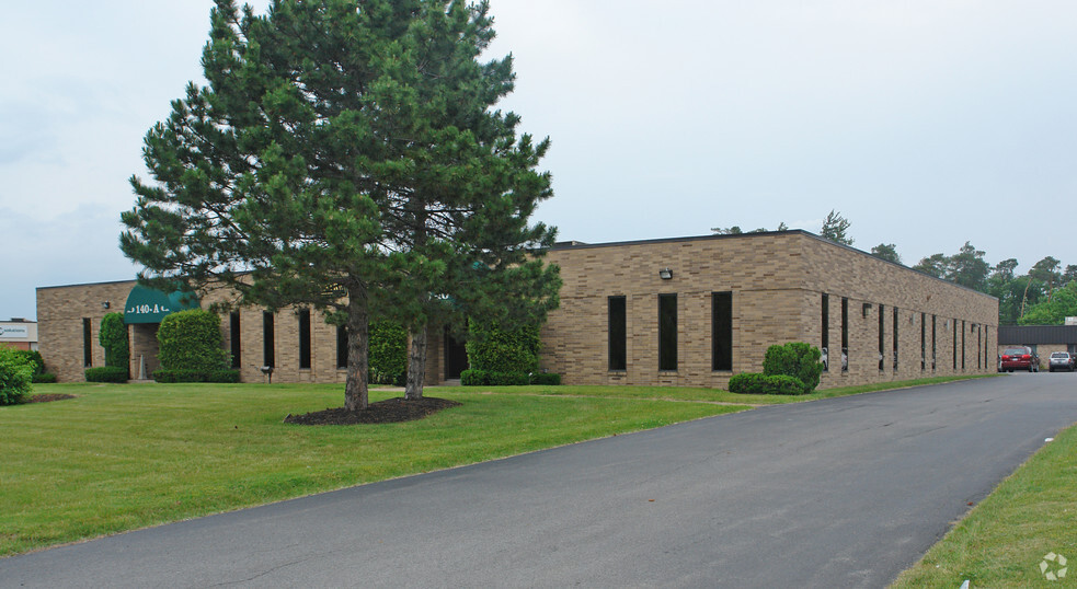 140 Metro Park, Rochester, NY for lease - Primary Photo - Image 1 of 4