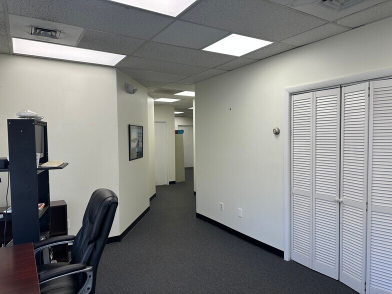 2811 Old Lee Hwy, Merrifield, VA à louer - Photo du bâtiment - Image 2 de 23