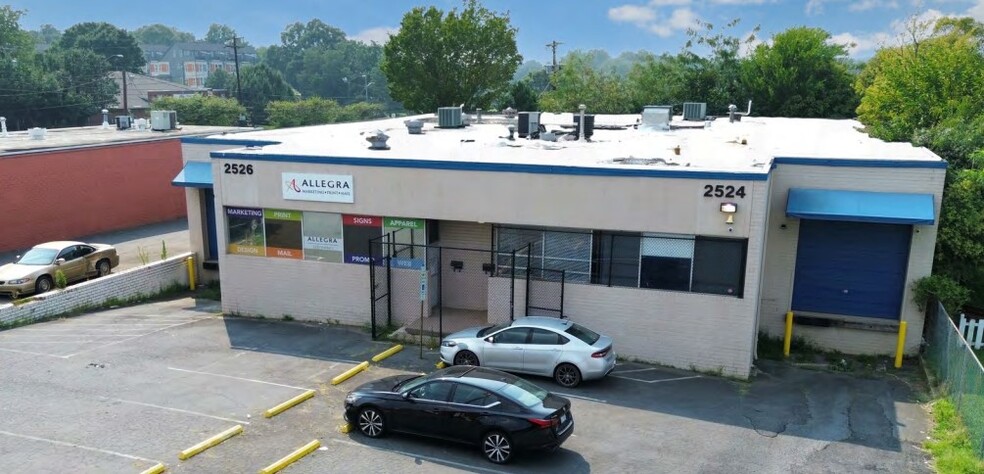 2524-2526 S Tryon St, Charlotte, NC for lease - Building Photo - Image 1 of 17