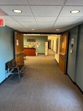 900 Main St, Oregon City, OR for lease Interior Photo- Image 1 of 6