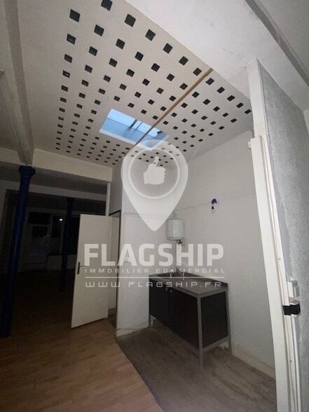 Retail in Paris for lease - Interior Photo - Image 3 of 9