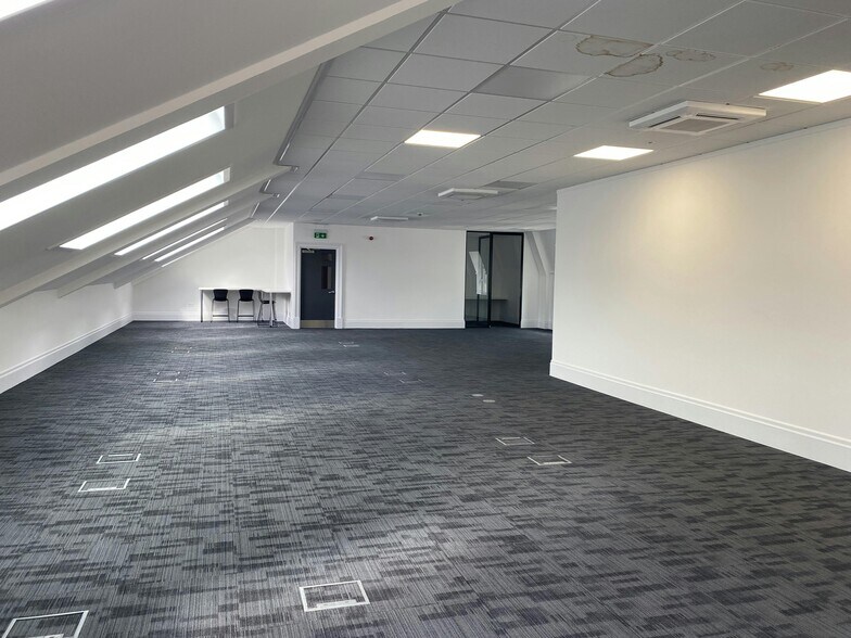 250 West George St, Glasgow for lease - Interior Photo - Image 3 of 9