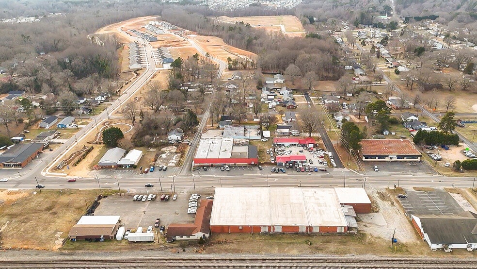 1906 N Main St, Kannapolis, NC for sale - Primary Photo - Image 1 of 44