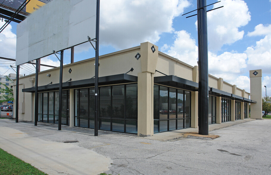 4902 Richmond Ave, Houston, TX for lease - Building Photo - Image 1 of 1