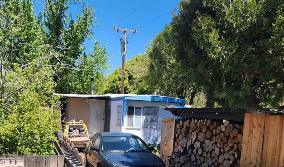 101 Butte St, Fort Jones, CA à vendre - Photo du bâtiment - Image 3 de 6