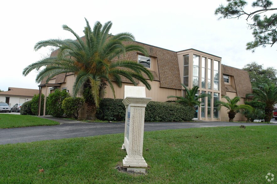 525 Shadow Lakes Blvd, Ormond Beach, FL for sale - Building Photo - Image 2 of 19