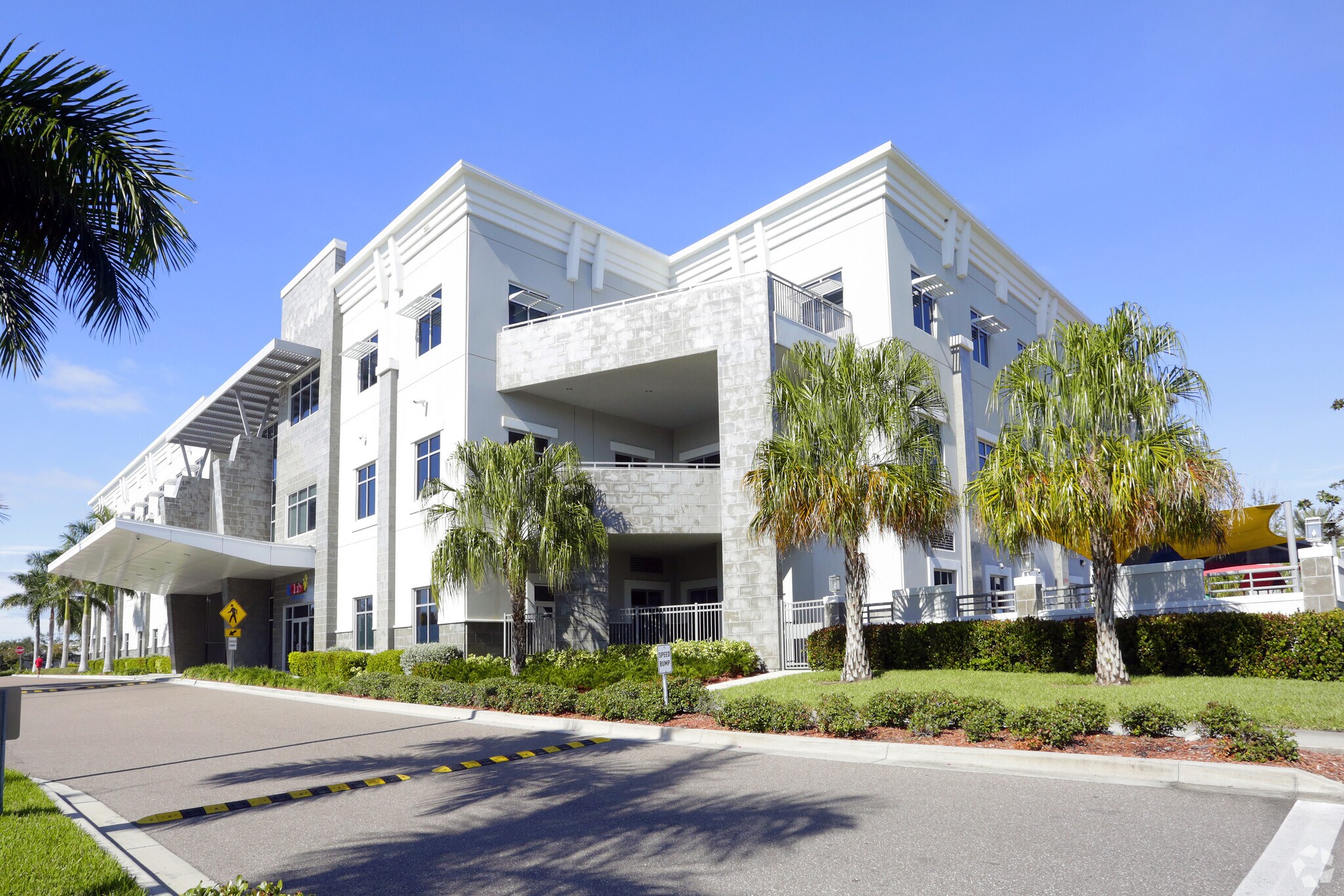 2 ASI Way N, Saint Petersburg, FL for sale Primary Photo- Image 1 of 7