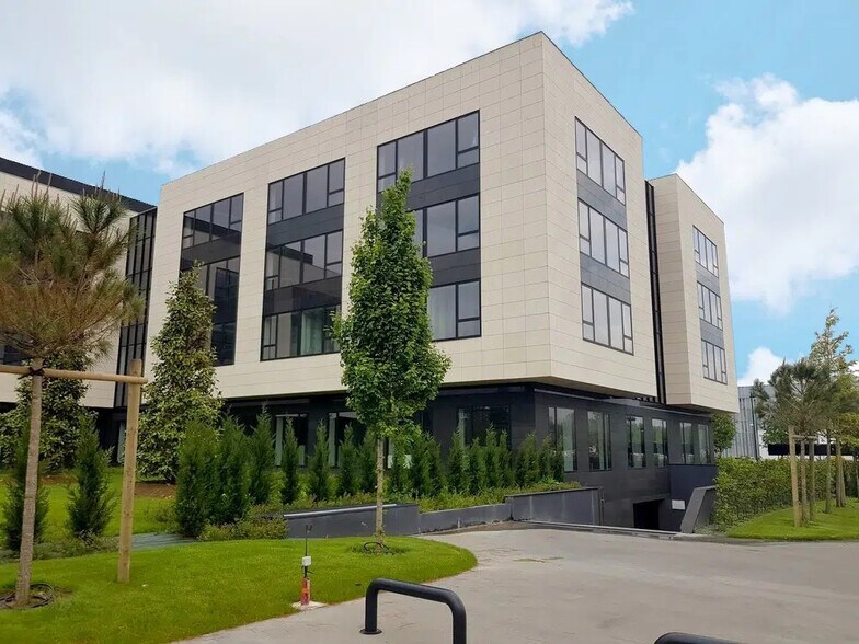 Bureau dans Jossigny à vendre - Photo du bâtiment - Image 2 de 13