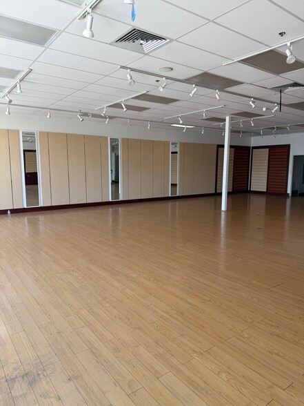 3504-3530 W Century Blvd, Inglewood, CA for lease - Building Photo - Image 2 of 4