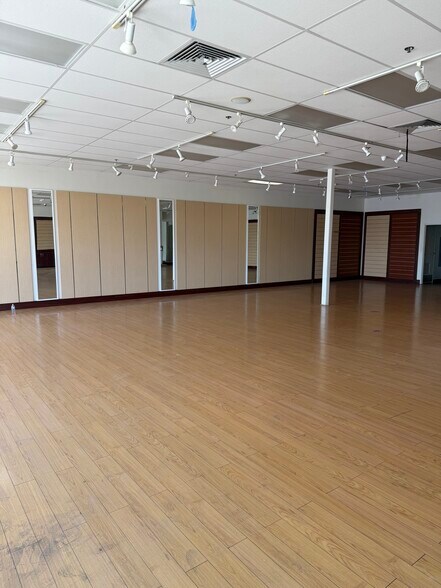 3504-3530 W Century Blvd, Inglewood, CA à louer - Photo du bâtiment - Image 2 de 4