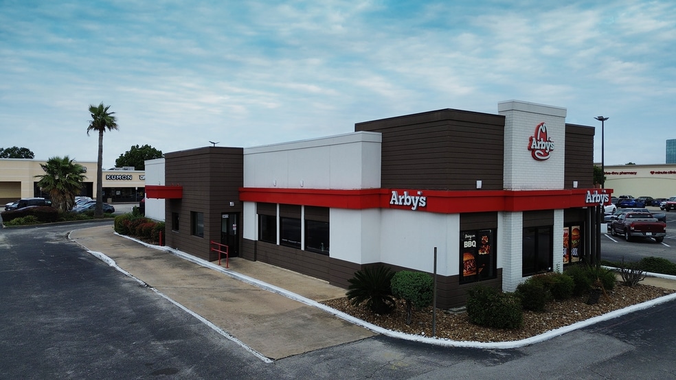 2415 Bay Area Blvd, Houston, TX for sale - Building Photo - Image 3 of 7