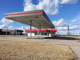 Plus de détails pour 1120 E 12th Ave, Emporia, KS - Vente au détail à vendre