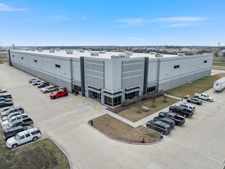 2119 Exchange Pky, Waco, TX for lease - Building Photo - Image 2 of 5