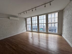 111 W 17th St, New York, NY for sale Interior Photo- Image 1 of 5