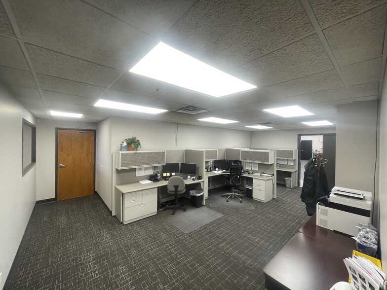 1385 Mendota Heights Rd, Mendota Heights, MN for lease - Interior Photo - Image 3 of 9