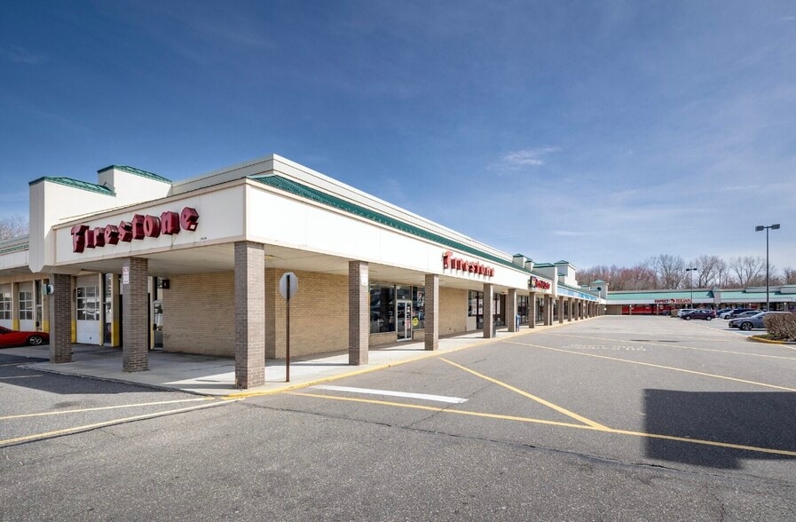 264-350 Middle Country Rd, Coram, NY for lease - Building Photo - Image 3 of 60