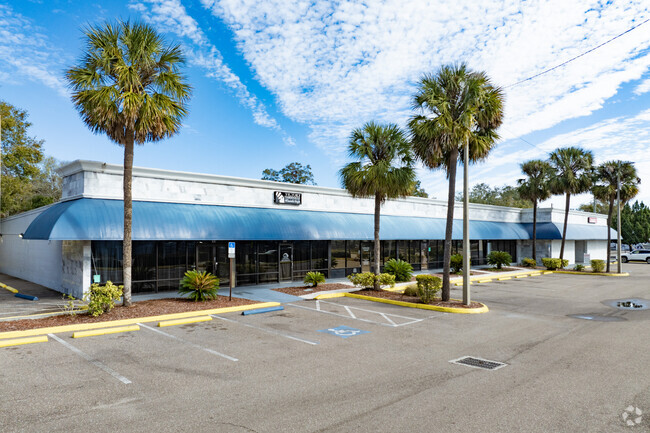 More details for 1010 E Busch Blvd, Tampa, FL - Retail for Sale