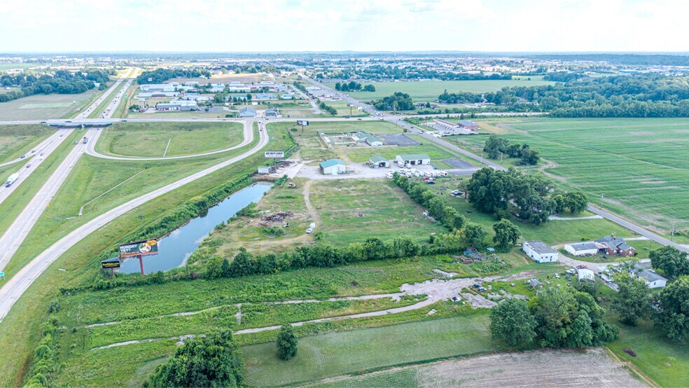 3801 Burkhardt Road, Evansville, IN à vendre - Photo du bâtiment - Image 3 de 15