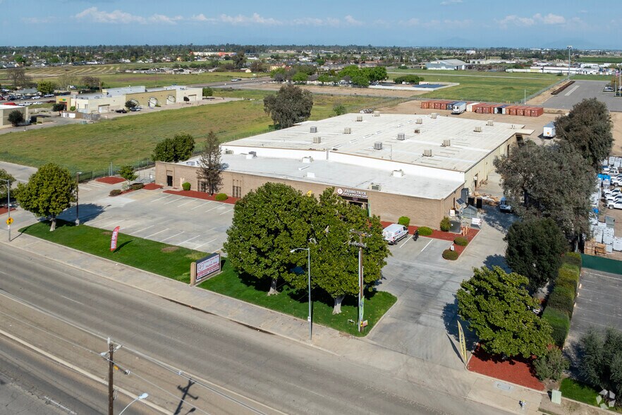 2645 S Chestnut Ave, Fresno, CA à louer - Aérien - Image 3 de 5