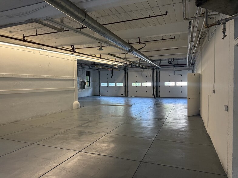 15 Water St, Leicester, MA for lease - Building Photo - Image 3 of 9