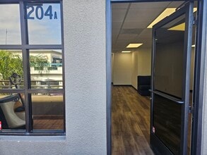 200 Main St, Huntington Beach, CA for lease Interior Photo- Image 2 of 7
