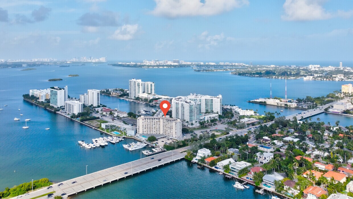 7904 West Dr, North Bay Village, FL à vendre Photo principale- Image 1 de 9