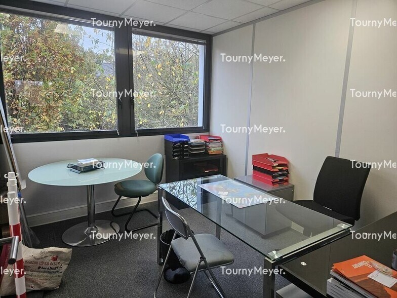 Office in Chartres-de-Bretagne for sale - Interior Photo - Image 2 of 4