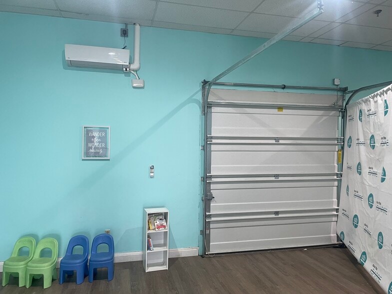 379-391 S Broadway, Salem, NH for lease - Building Photo - Image 3 of 5