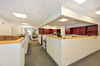 220 E 42nd St, New York, NY for lease Interior Photo- Image 1 of 4