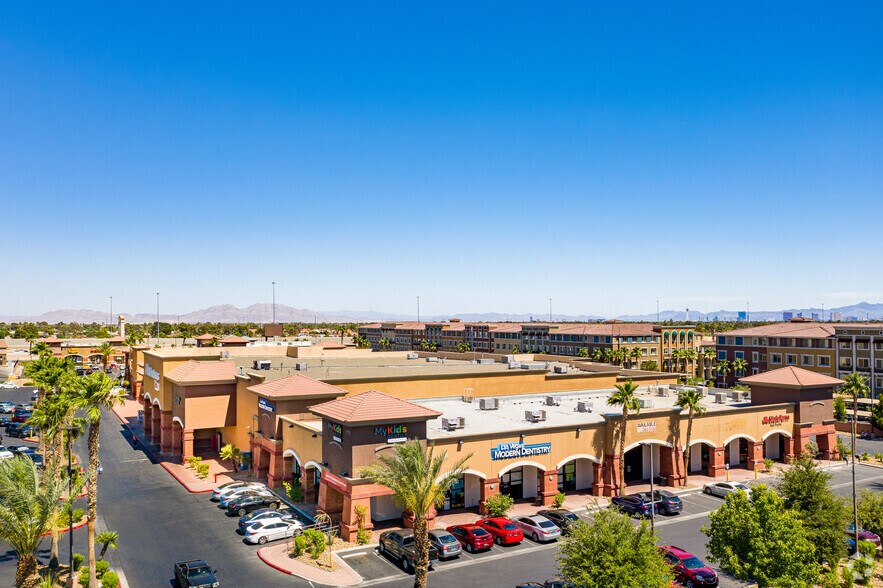 7131-7171 W Craig Rd, Las Vegas, NV à louer - Photo du bâtiment - Image 3 de 6