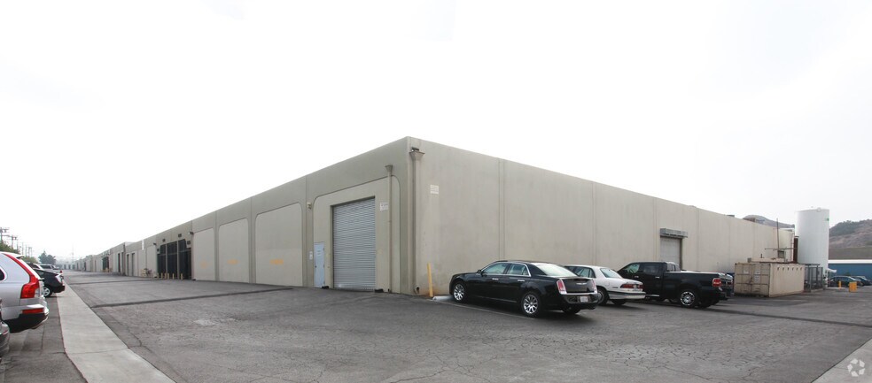 12878-12926 Pierce St, Pacoima, CA à louer - Photo du bâtiment - Image 3 de 16