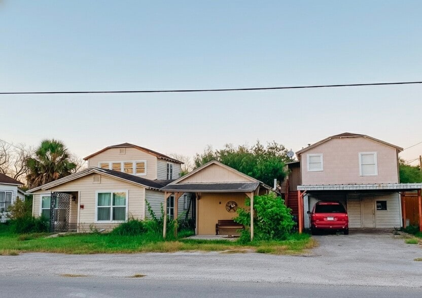 319 W Main St, Bishop, TX à vendre - Photo du bâtiment - Image 2 de 26