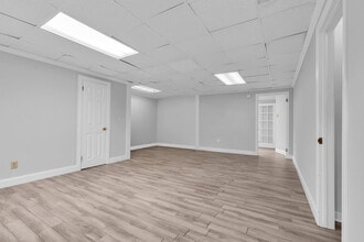 2679 Highway 70, Manasquan, NJ à louer Photo intérieure- Image 2 de 13