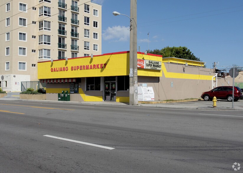 2537 SW 37th Ave, Miami, FL à vendre - Photo du bâtiment - Image 2 de 4