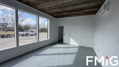 604 W Cumming Ave, Opp, AL for lease Interior Photo- Image 1 of 4