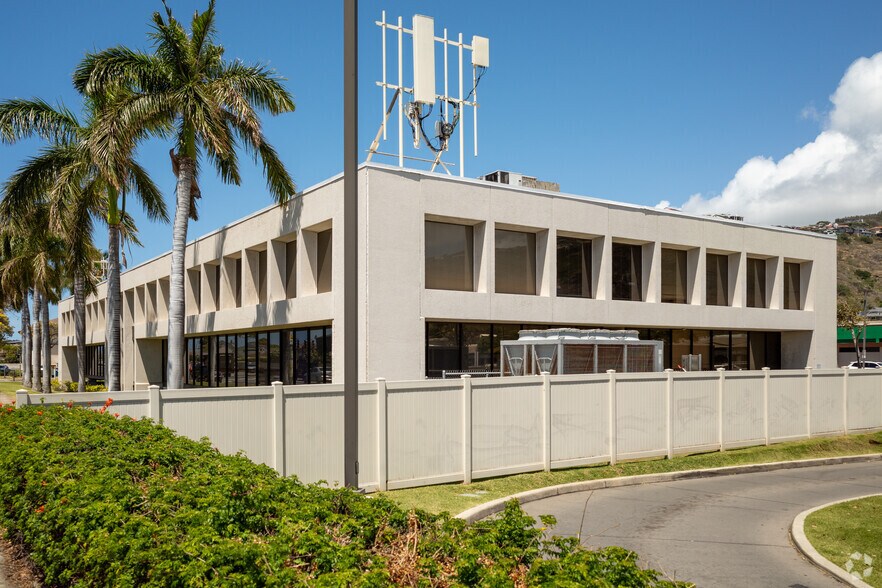 850 W Hind Dr, Honolulu, HI à louer - Photo du bâtiment - Image 3 de 7