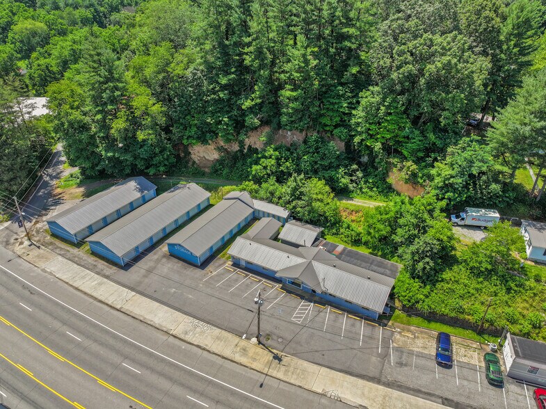 8275 Carolina Blvd, Clyde, NC à vendre - Photo du bâtiment - Image 3 de 41