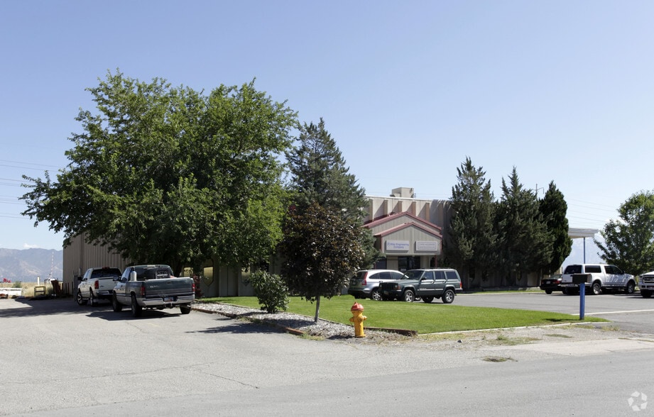 875 S Chestnut St, Salt Lake City, UT for lease - Building Photo - Image 2 of 4