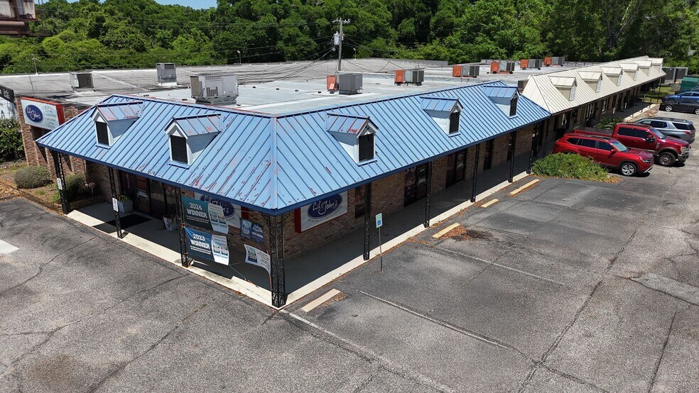 5700 N Davis Hwy, Pensacola, FL à louer - Photo du bâtiment - Image 1 de 7