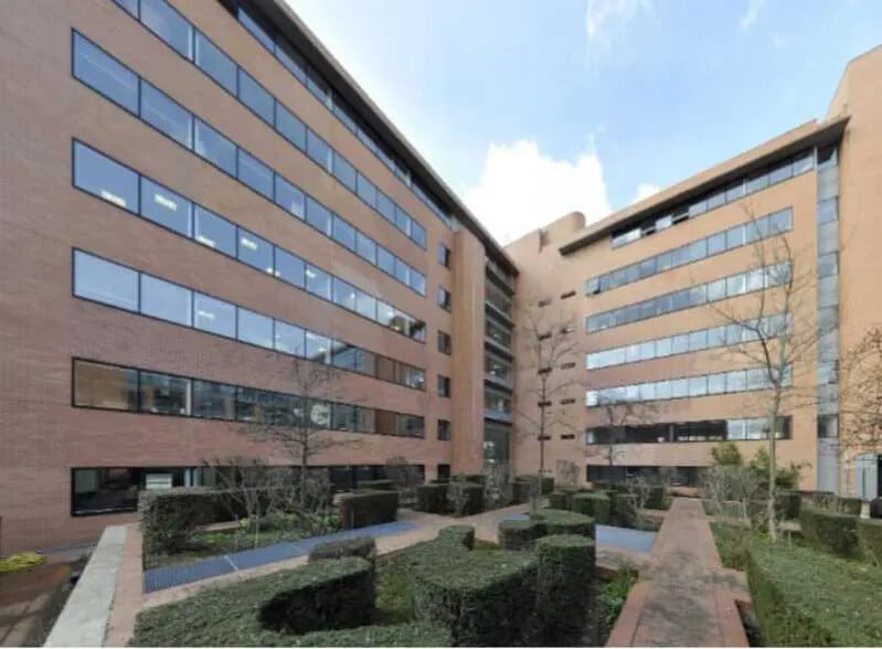 Office in Ivry-sur-Seine for lease - Building Photo - Image 2 of 13