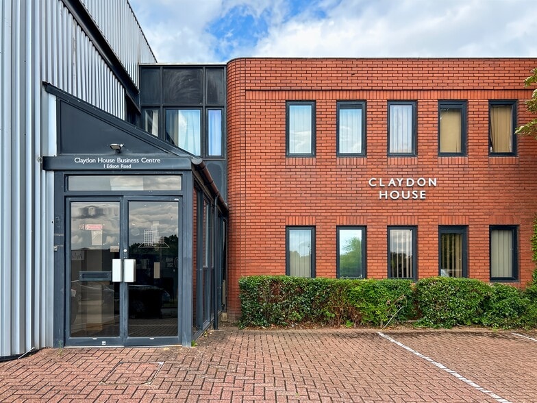 1 Edison Rd, Aylesbury for lease - Interior Photo - Image 1 of 10