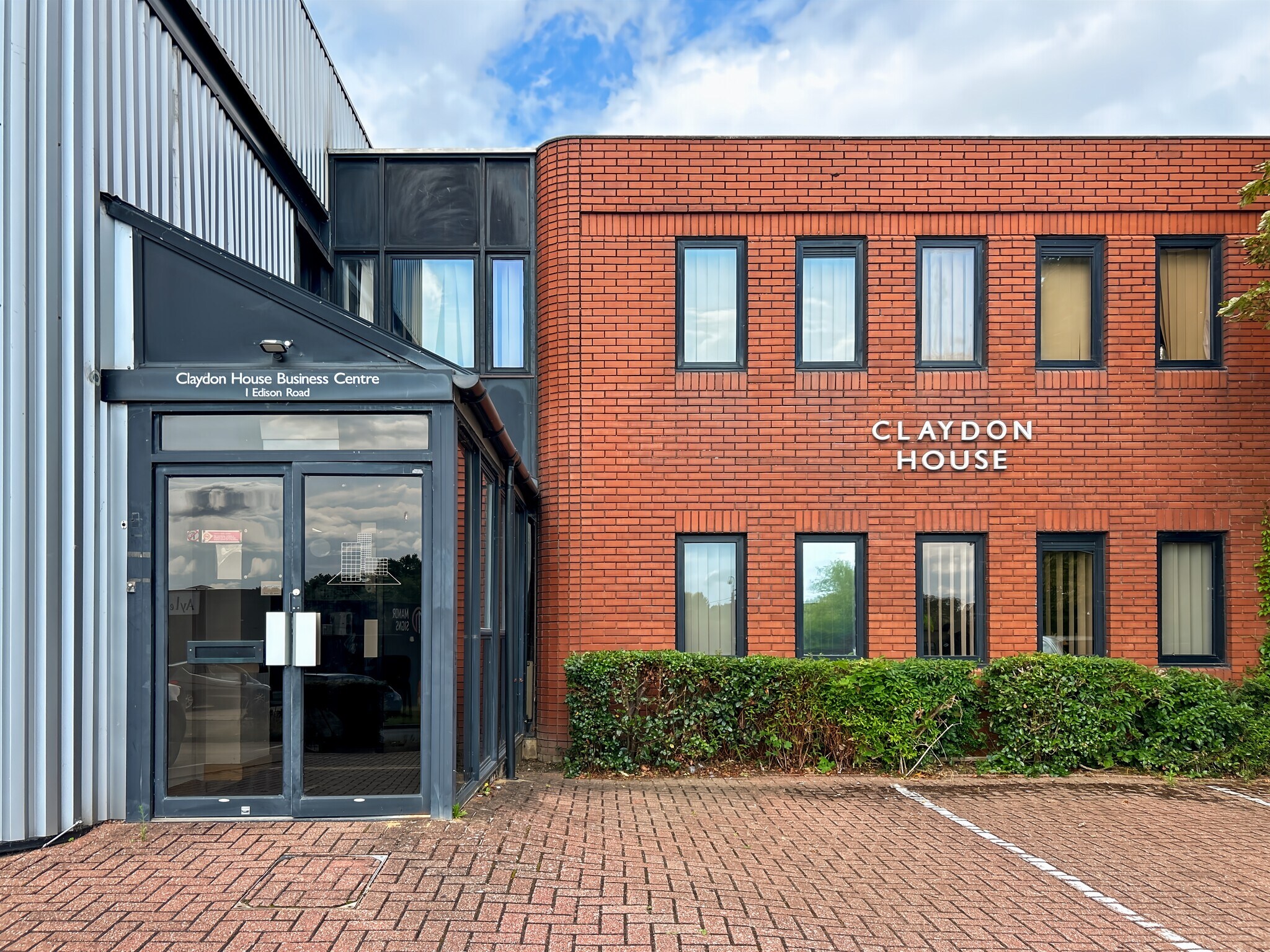 1 Edison Rd, Aylesbury à louer Photo intérieure- Image 1 de 11