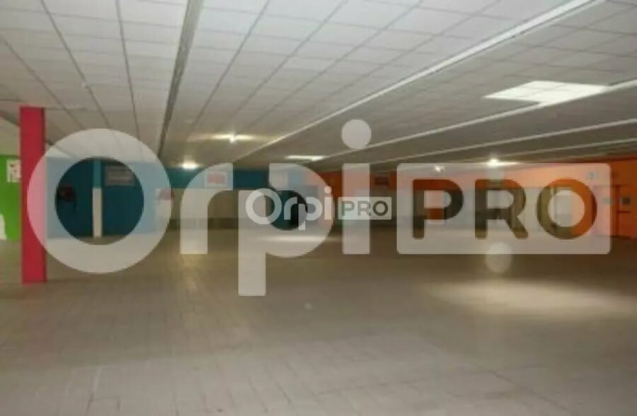 Retail in Reims for lease - Interior Photo - Image 3 of 4