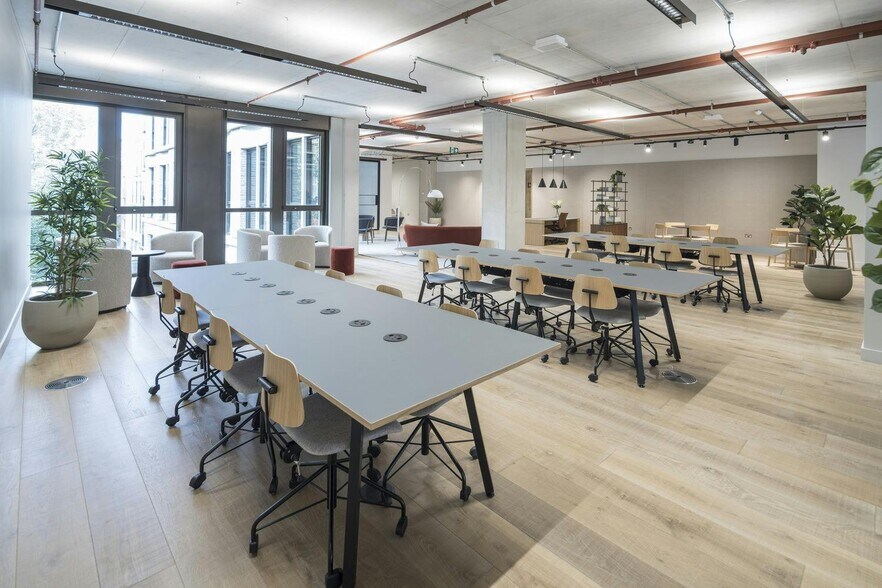 66 City Rd, Londres à louer - Photo du bâtiment - Image 2 de 44