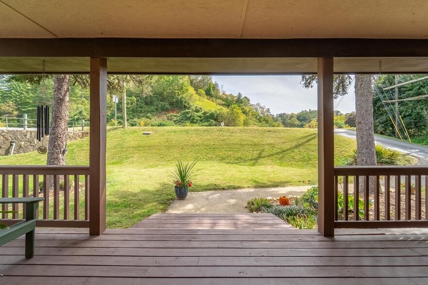 3074 Old Cullowhee Rd, Cullowhee, NC for sale - Building Photo - Image 3 of 45